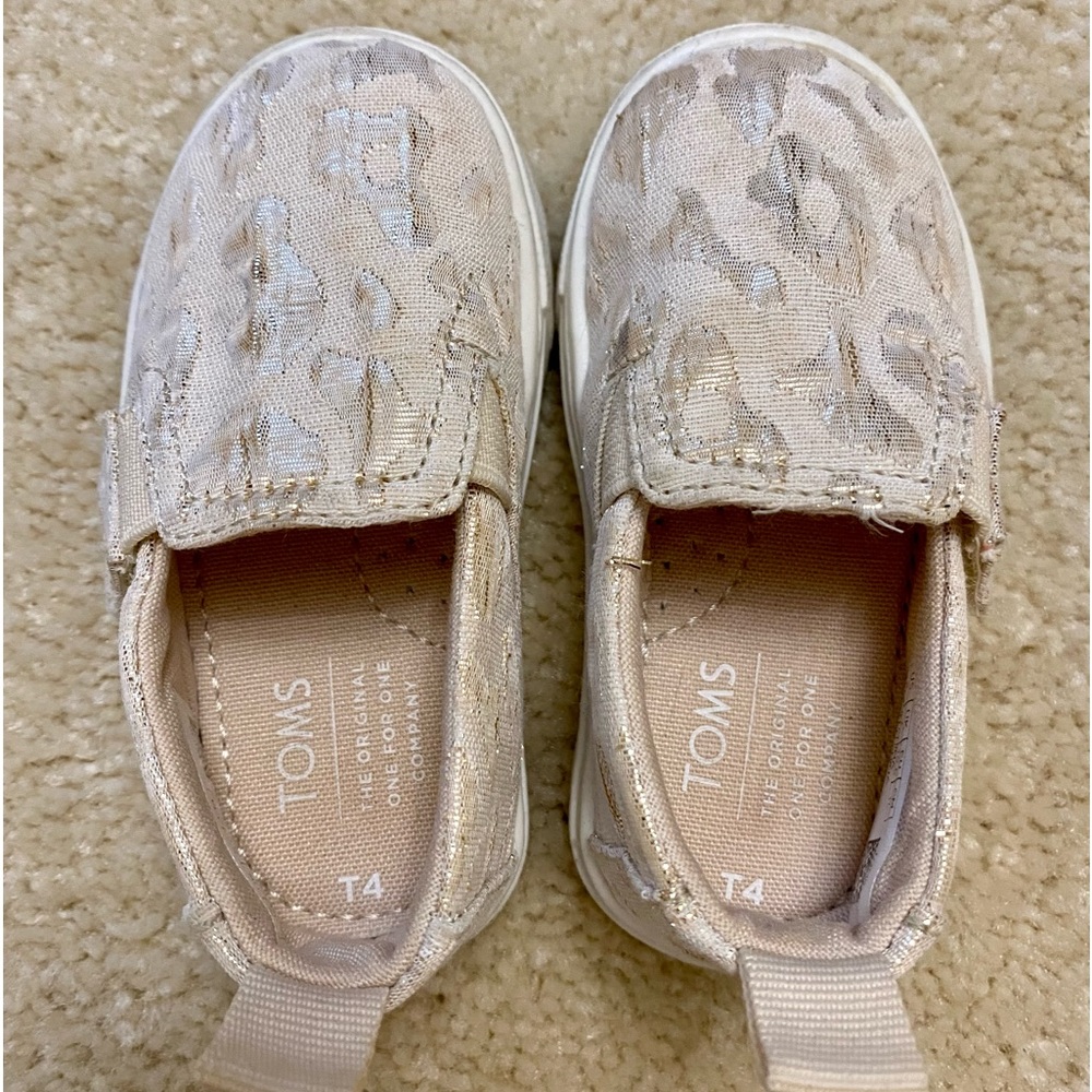 Toms Size T4